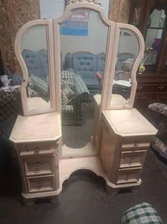 Antique dressing table