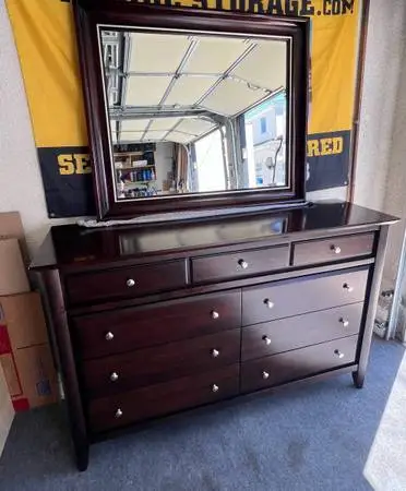 Chest of Drawers / Dresser / Tall Boy