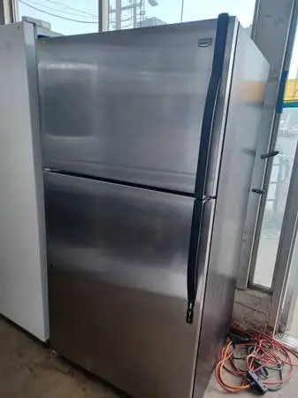 MAYTAG  Top Frezzer stainless Steel