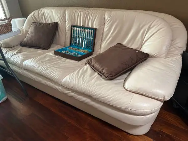 Beautiful Italian Leather Couch and Chair Set