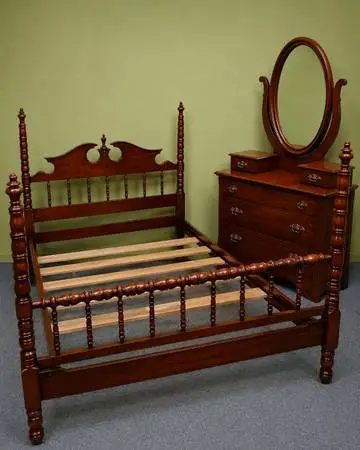 Davis cabinet Co. Lillian Russell Bedroom Furn.
