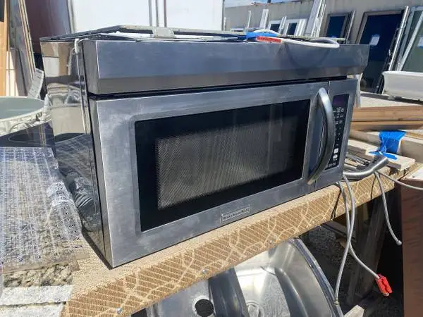 SS KitchenAid Microwave Oven 1.8 Cu Ft Model #KHMS1850SSS Used