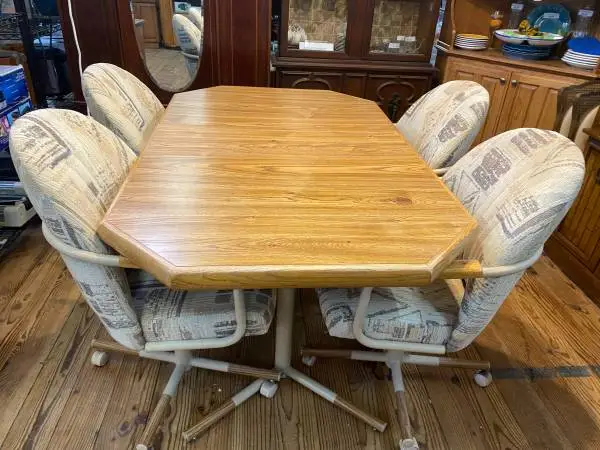 DINING ROOM SET