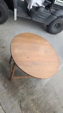 Drop leaf side or end table