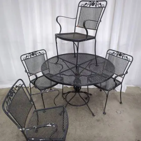 Vintage Woodard Style Wrought Black Iron Patio Set w/Rose Back