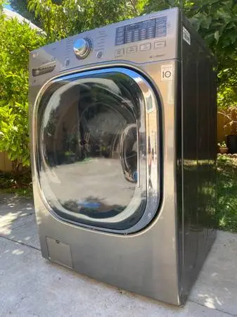 LG ultra Large Washer 4.5 cu. ft.