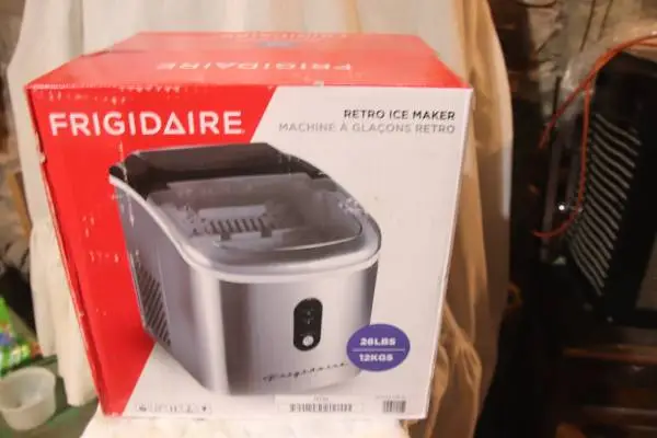 new frigidaire countertop ice maker in box
