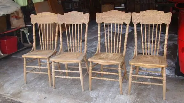 4 matching antique oak chairs sturdy webbing is good all for