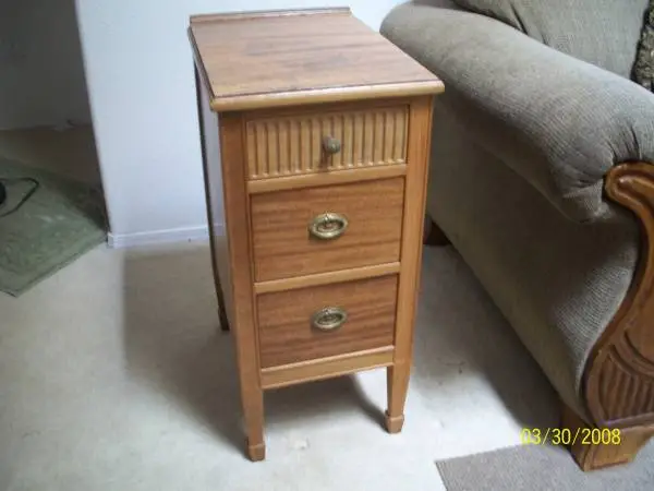 NIGHT STAND WITH DRAWERS.