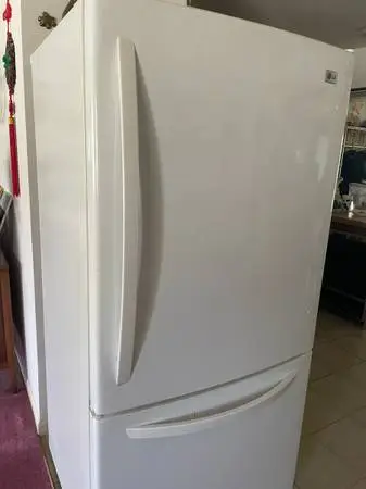 ### LG REFRIGERATOR FOR PARTS ###