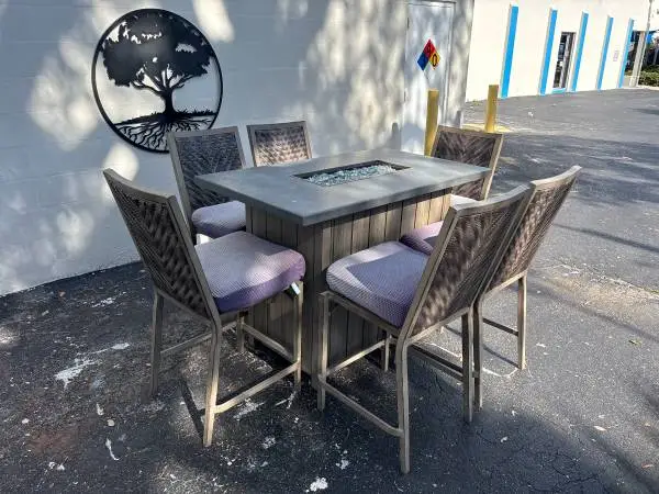 HI TOP PATIO SET W FIREPLACE 🚚 AVAIL
