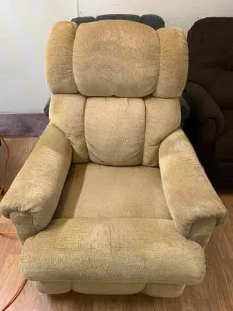 LAZBOY Slimline Recliner in Excellent Condition-Very Nice