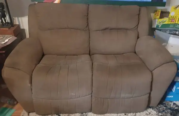 Nice Electric Loveseat In Excellent Condition!