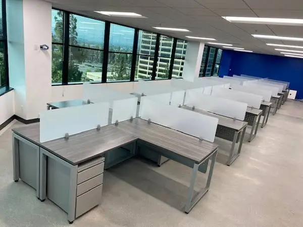 **🏈🏈🏈NEW office furniture,cubicles at 40% off in stock 🏈🏈🏈-001