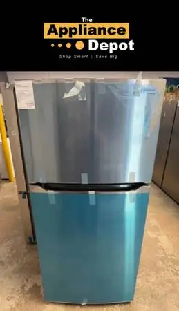 New Frigidaire Top Mount Refrigerator