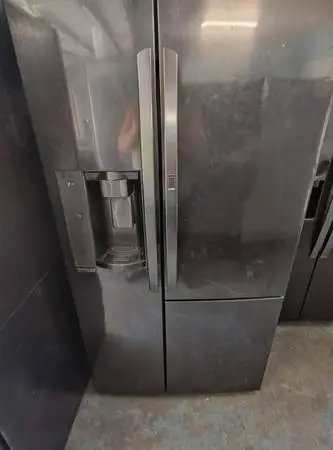 Refrigerator LG