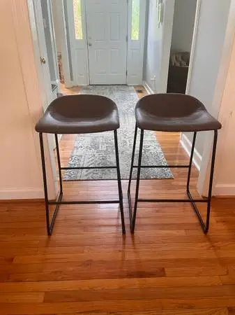 Set of two barstools