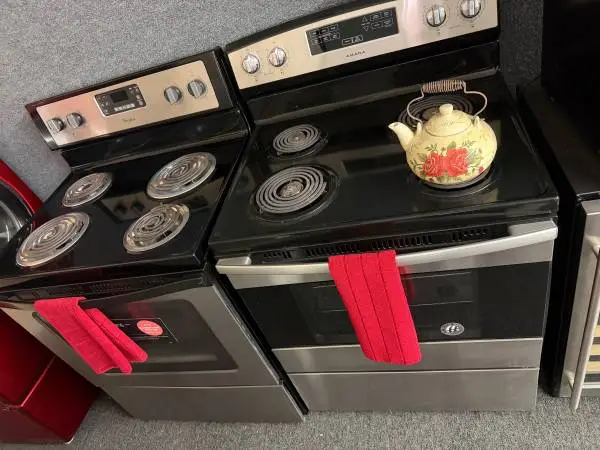 Electric and gas Stoves for sale