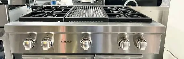 WOLF Gas Rangetop 4 Dual Stacked Sealed Burners, Continuous Grates 36