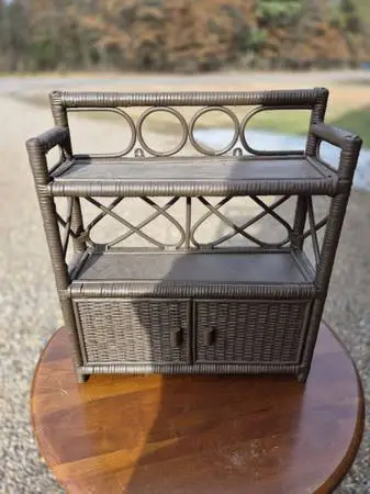 Wicker Hanging Shelf