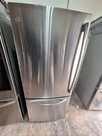 Bottom freezer ge fridge