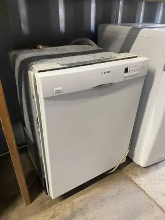 White Bosch Dishwasher Model #SHE43M02UC **Tested/Works** Used