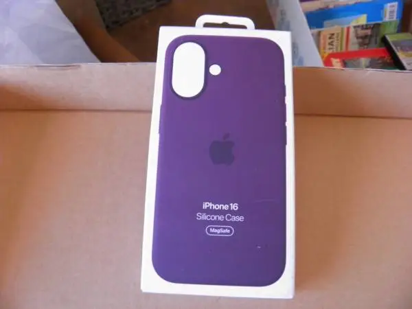 I-phone 16 silicone case - NEW