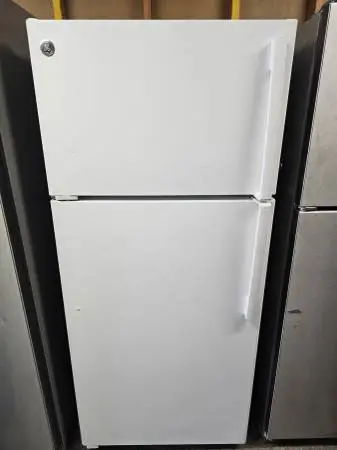 Apt size fridge ge