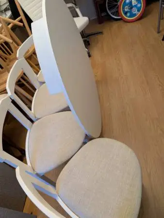 Nice wood table and 4 solid wood chairs set