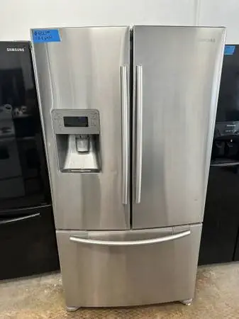 Samsung Stainless Steel Refrigerator W Ice & Water 713-376-0356