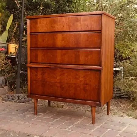 Super clean c1960 MCM walnut Bassett 4dr Dresser ready for Use!