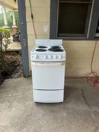 Hotpoint Apartment Size Electric Stove