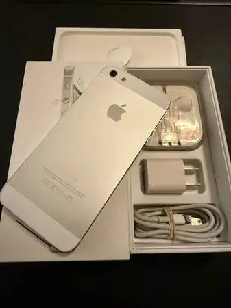 iPhone 5 16GB Unlocked