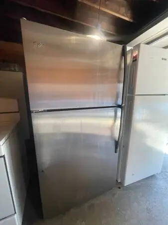 Top freezer refrigerator