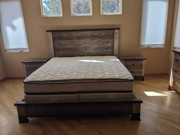 Solid Wood Rustic Bedroom Set (5 Piece)