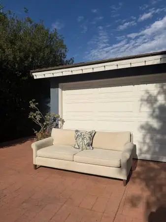 Crate and Barrel Couch / Sofa / Beige / Off White / Clean