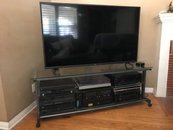 Contemporary Big Screen TV Stand / Entertainment Center