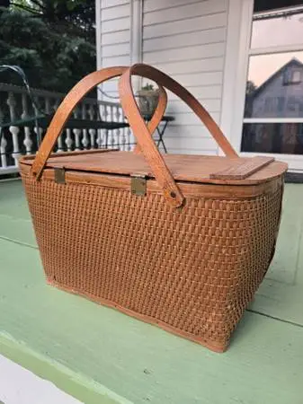 Mid Century Picnic Basket Set