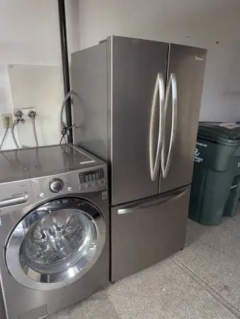 Frigidaire Refrigerator (3 yr old) -- Needs Repair -- $100 OBO