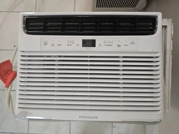 Powerful Frigidaire Air Conditioner AC 10,000 BTU