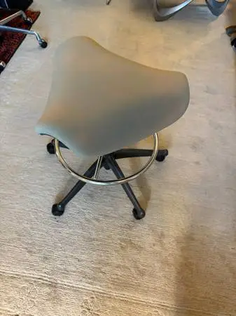 Human Scale Freedom Saddle Ergonomic Stool Chair