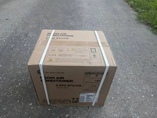 GE Window Air Conditioner (5000 BTU/hr) Brand New