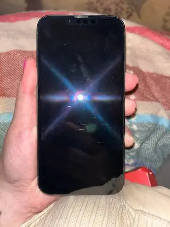 iPhone 16e
