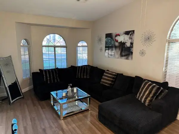 MOVING NEED TO SELL MY FURNITURE