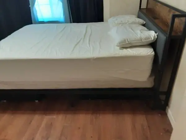 Liike New Queen sizs bed