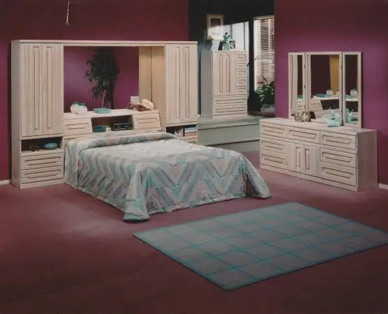 OAK QUEEN BEDROOM SET: Lighted Bridge, Dresser, Mirror, Armoire