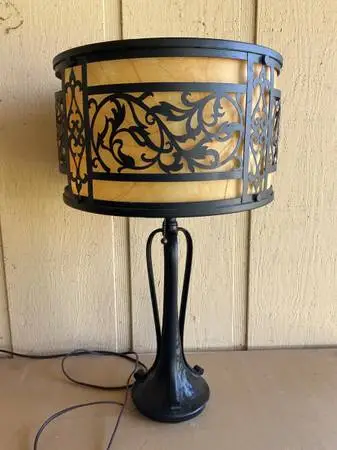 Heavy metal table lamp