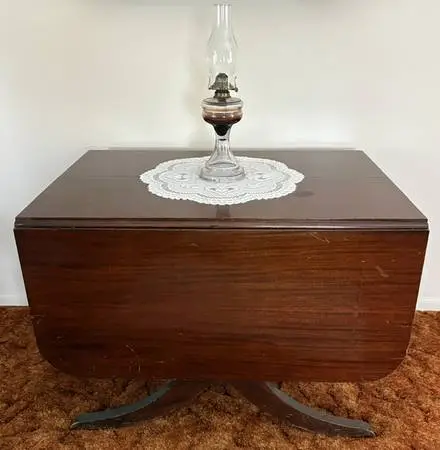 Duncan Phyfe style drop leaf table w/ chairs