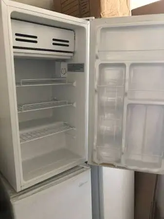 Seasons 550133 Compact Mini Refrigerator 3.3 Cu.Ft w/Freezer TESTED !!