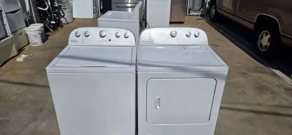 WHIRLPOOL SUPER CAPACITY PLUS TOP LOAD WASHER N DRYER SET